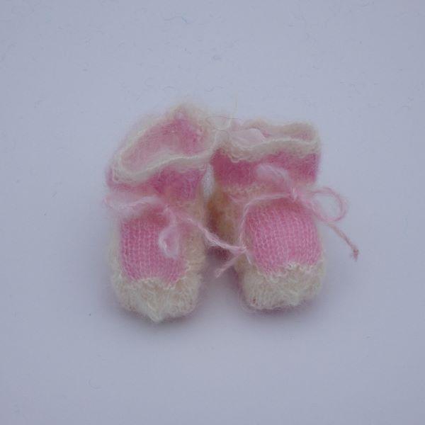 Chaussons laine mohair bébé écru et rose anglais