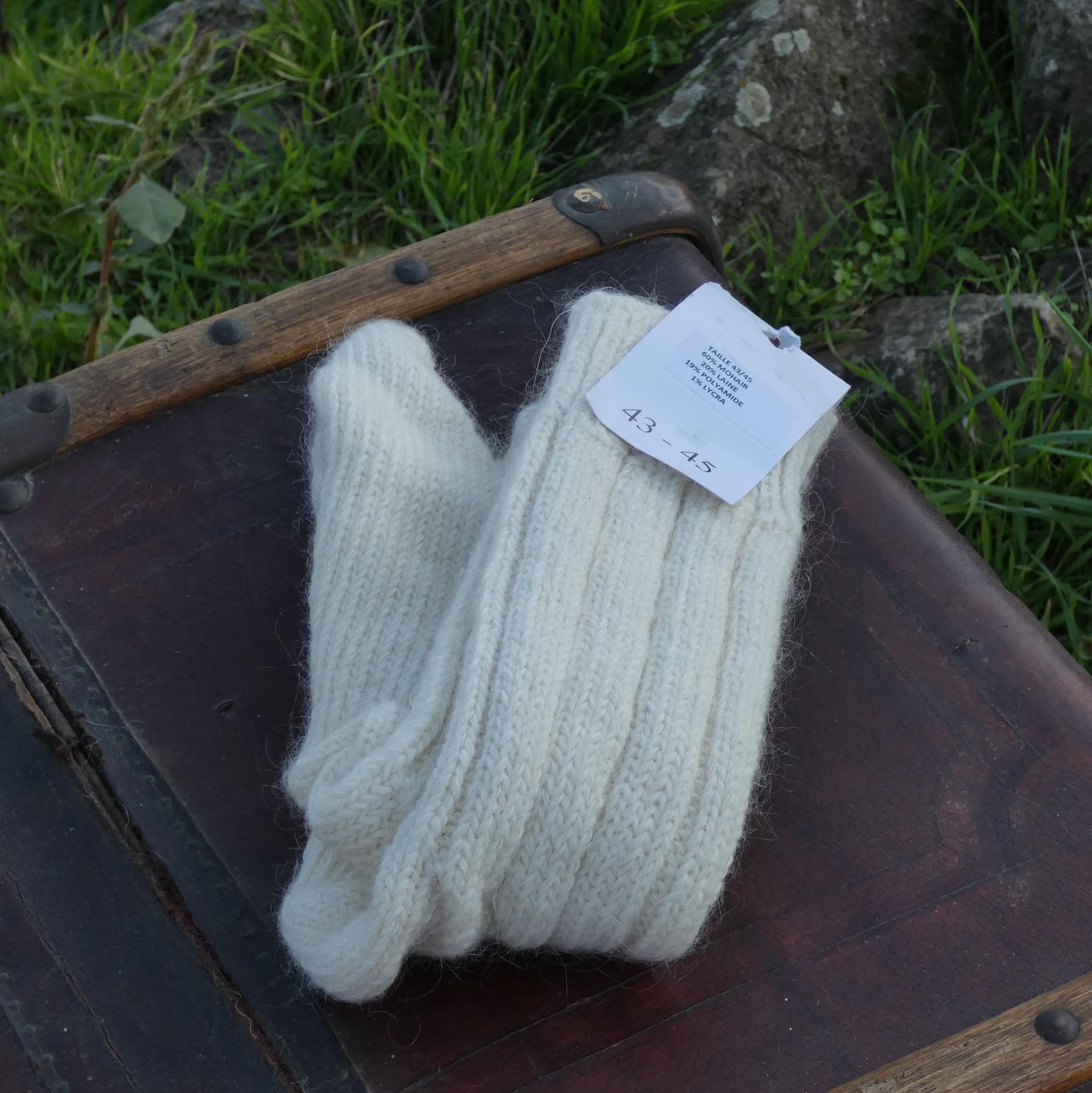 Chaussettes montagne courtes en laine mohair écru côtelé