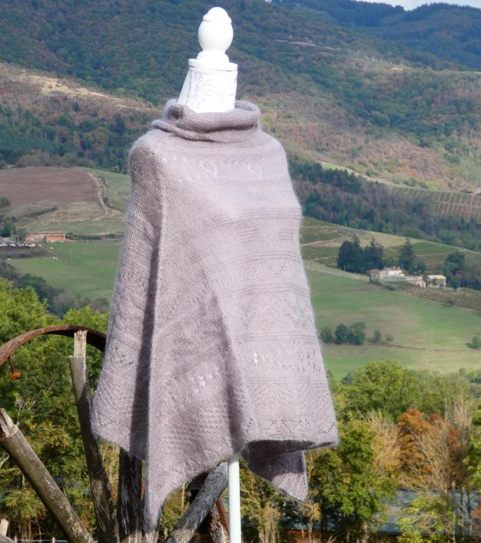 Poncho mohair taupe