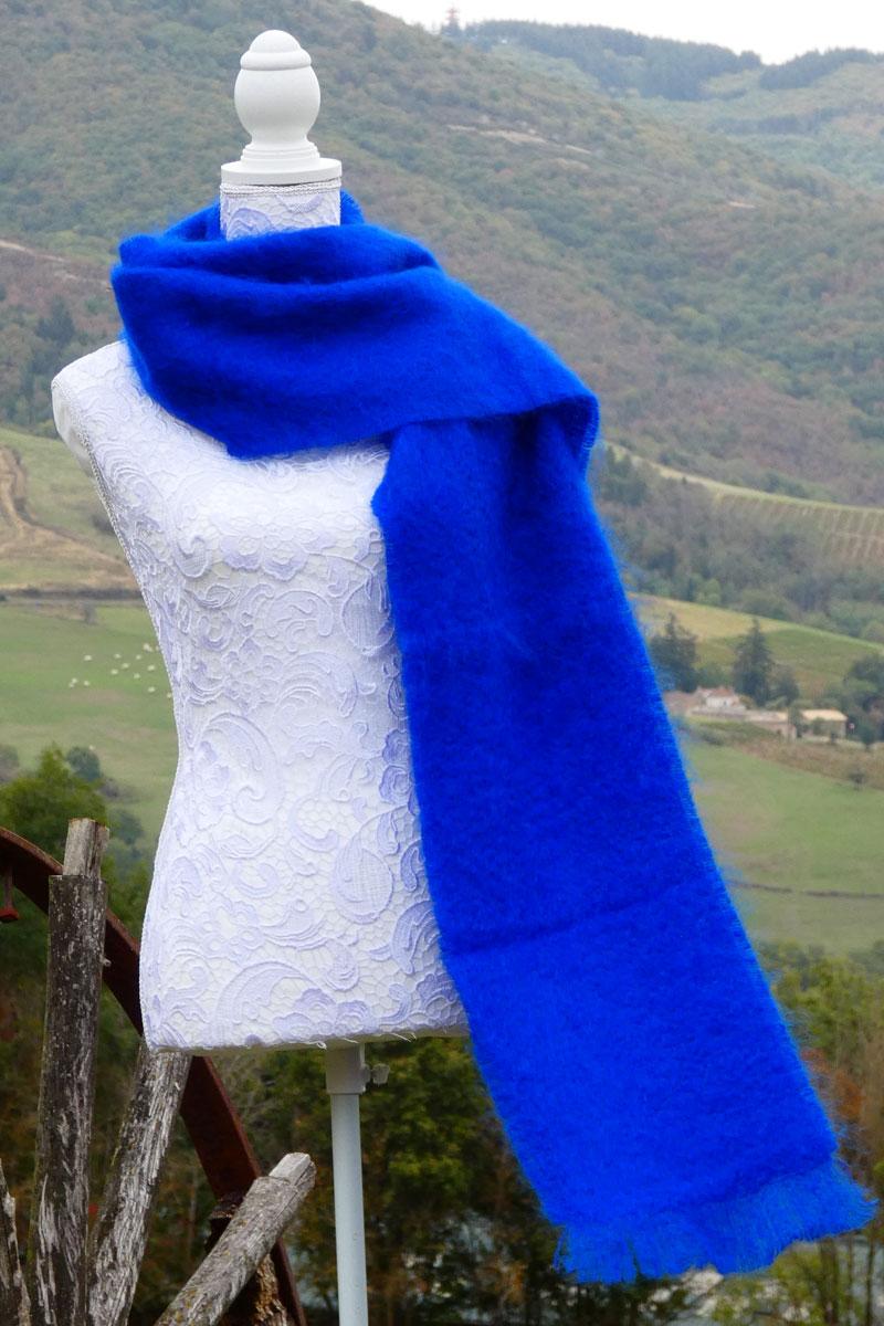 Grande écharpe Mohair bleu klein 2