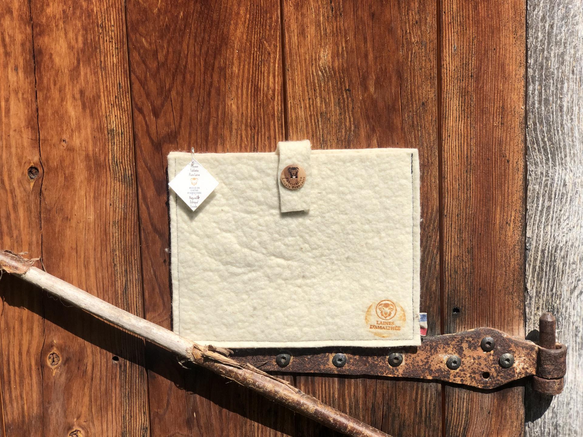 Pochette tablette en laine de mouton feutrée