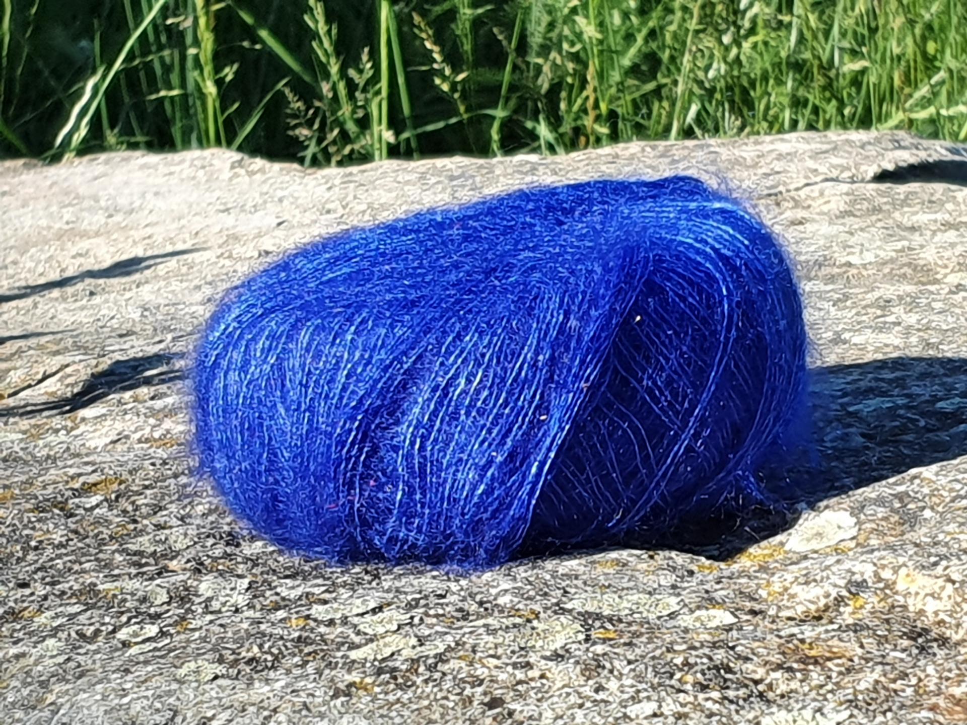 Pelote laine Mohair Elégance bleu klein