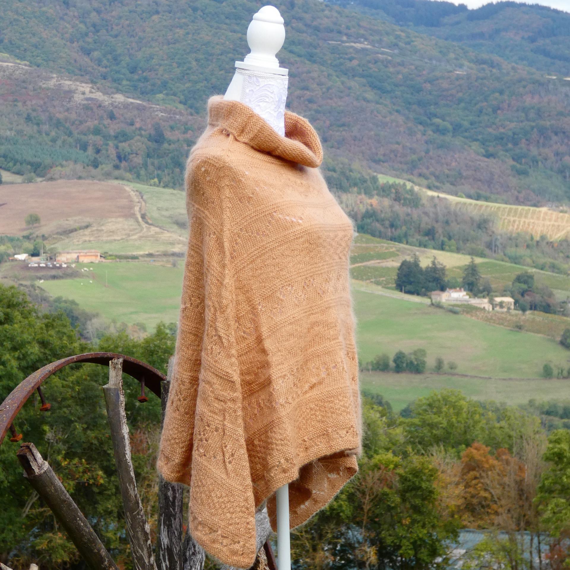 Poncho mohair beige