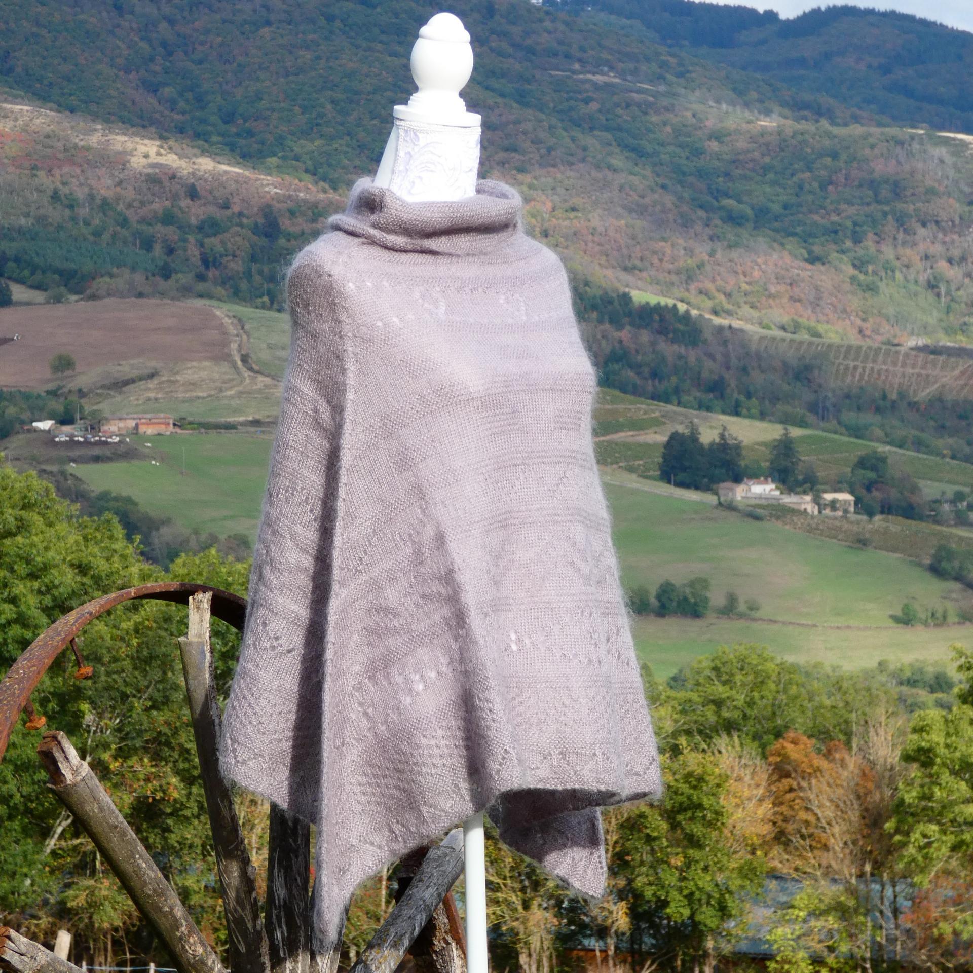 Poncho mohair taupe