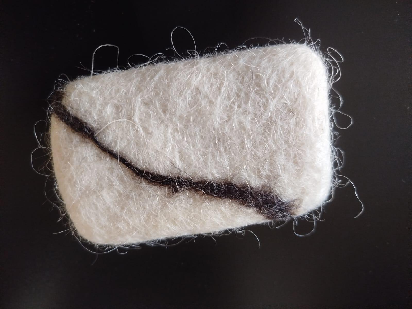 Coffret savon feutré au lait de cachemire et porte clé