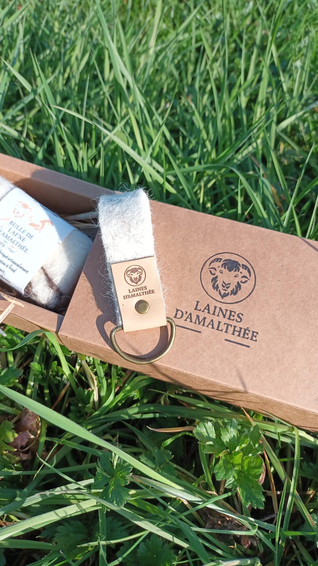 Coffret savon feutré au lait de cachemire et porte clé